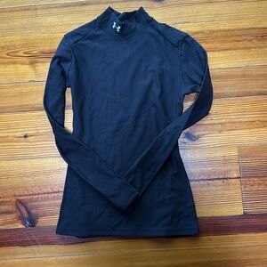 Under Armour top